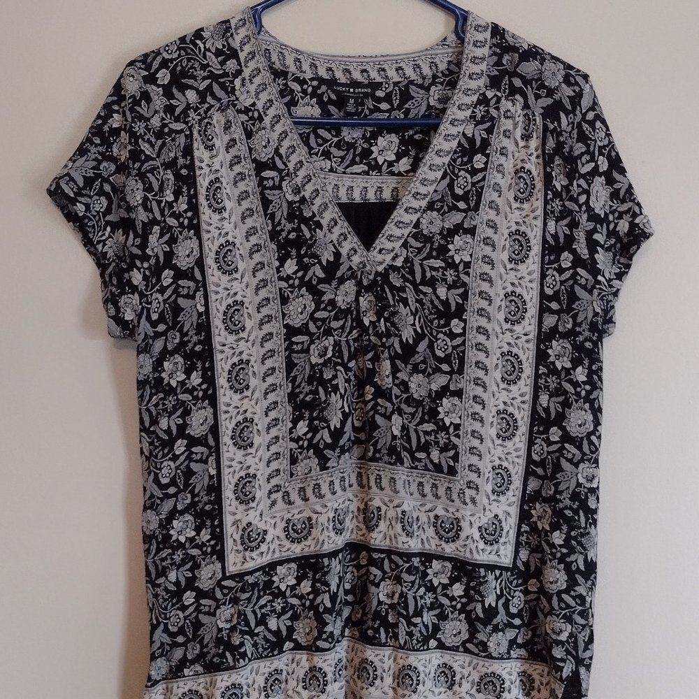 Lucky Brand short sleeve black/grey boho print top - Medium